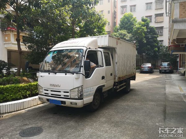 开着五十铃轻卡去搬家 城配司机太难了
