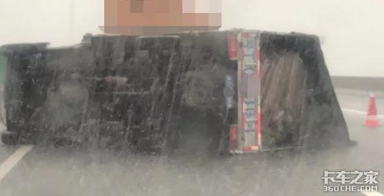 暴雨来袭卡友如何安全行驶 这3点要记住