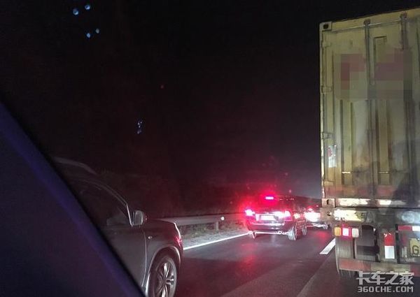 暴雨来袭卡友如何安全行驶 这3点要记住