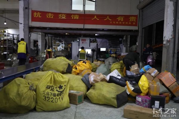 物流员工人手不足怎么办？甩箱车来帮您