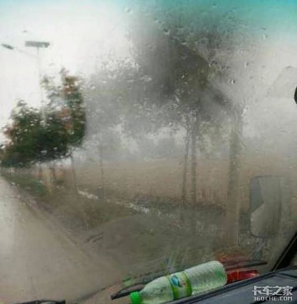 雨季行驶烦恼多？满满干货来了解一下