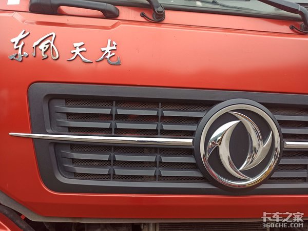220马力东康机&nbsp;实拍4年前的天龙载货车
