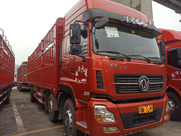 220马力东康机&nbsp;实拍4年前的天龙载货车