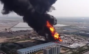 场面惊险&nbsp;东营油罐车爆炸起火&nbsp;烧伤8人