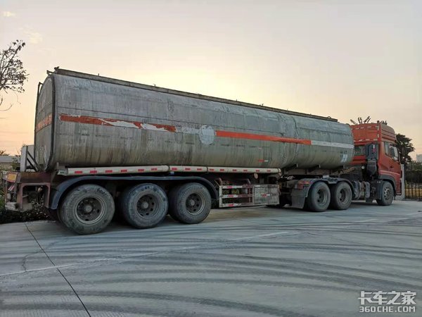 开大车养小车&nbsp;东风天龙车主谈卡车人生