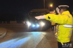 怒怼交警真性情? 当街耍横后果很严重