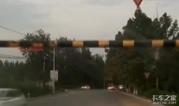 督察组下令&nbsp;整改冀鲁豫三地违规限高杆